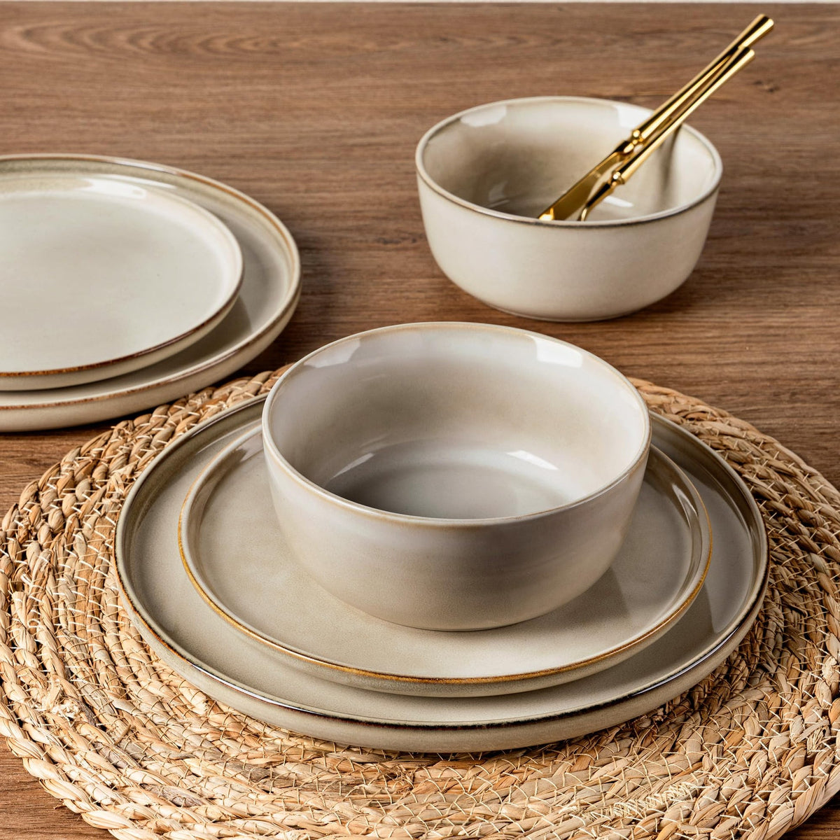 onadu.com Stoneware Dinnerware Set – Reactive Glaze, Service for 8