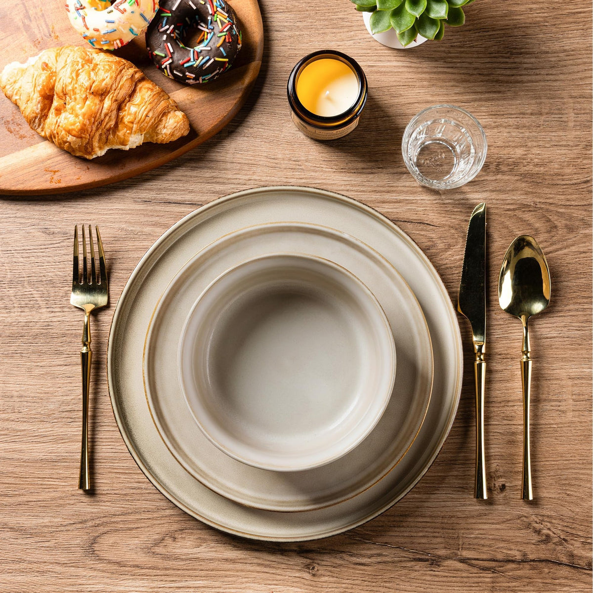 onadu.com Stoneware Dinnerware Set – Reactive Glaze, Service for 8